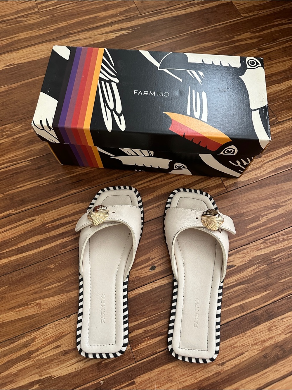 FARM Rio Cream Leather Slides with Gold Shell Accent - Picture 3 of 5